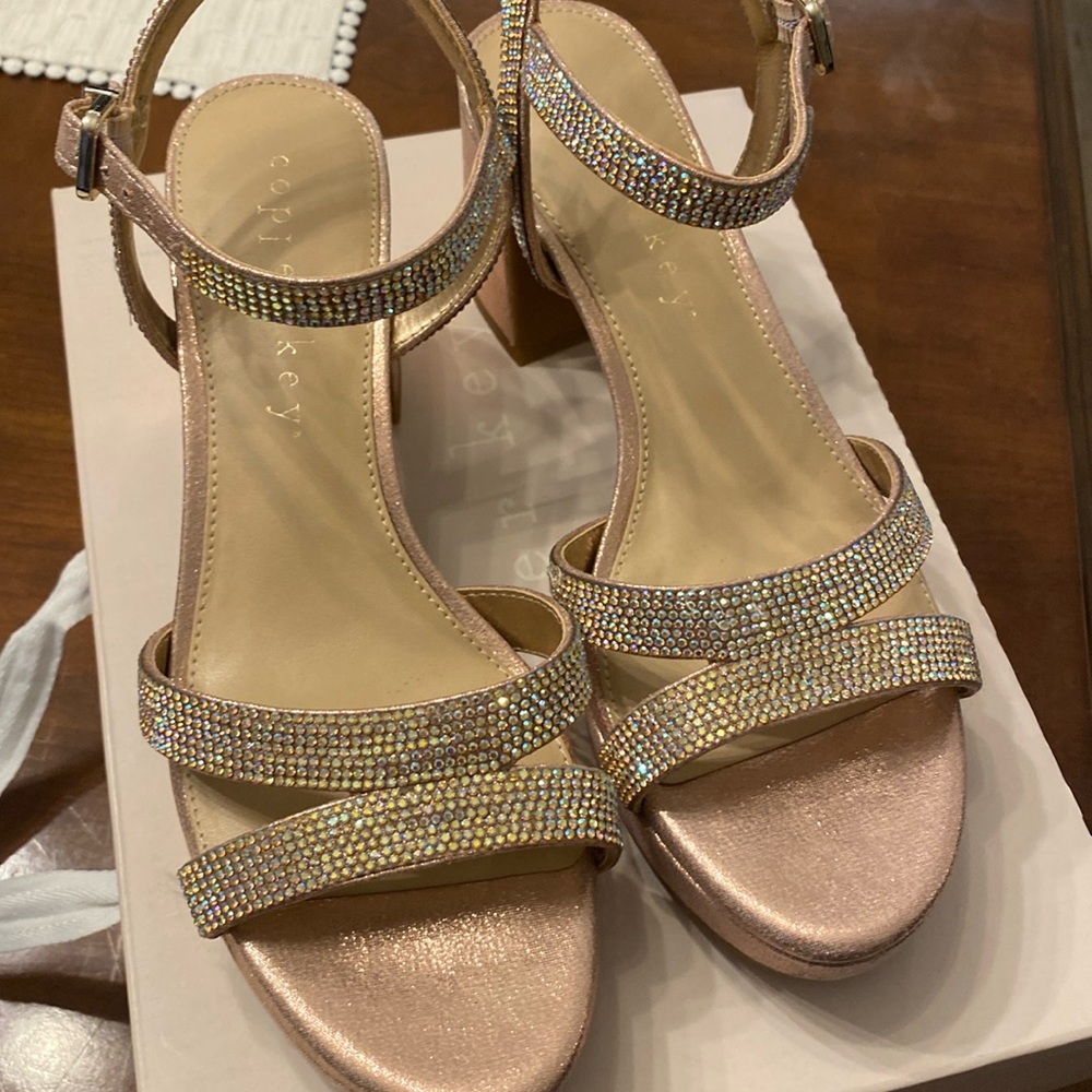 Copper Key Celebrate Platform Strap Heels Sandals Rose Shiny Pink Gold Size 8.5